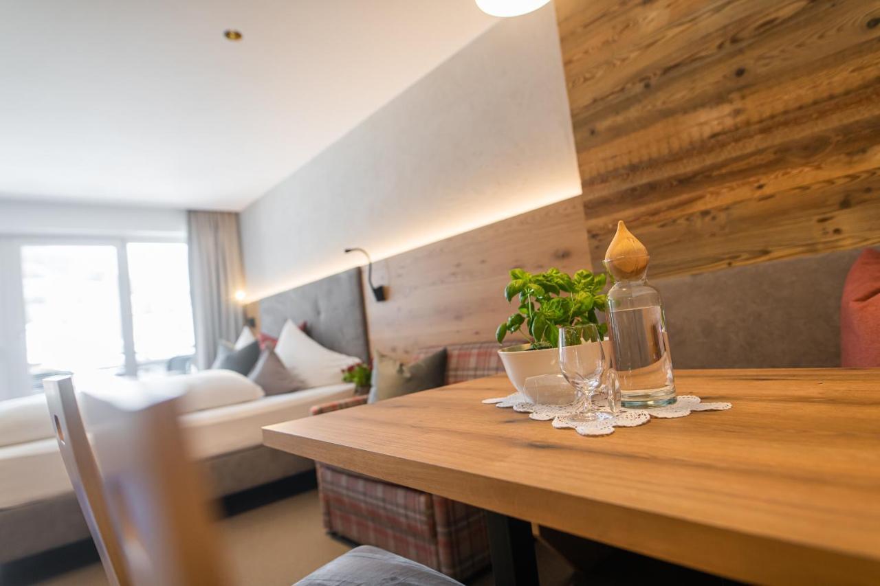 Aparthotel Hochland Gmbh Nauders Zewnętrze zdjęcie