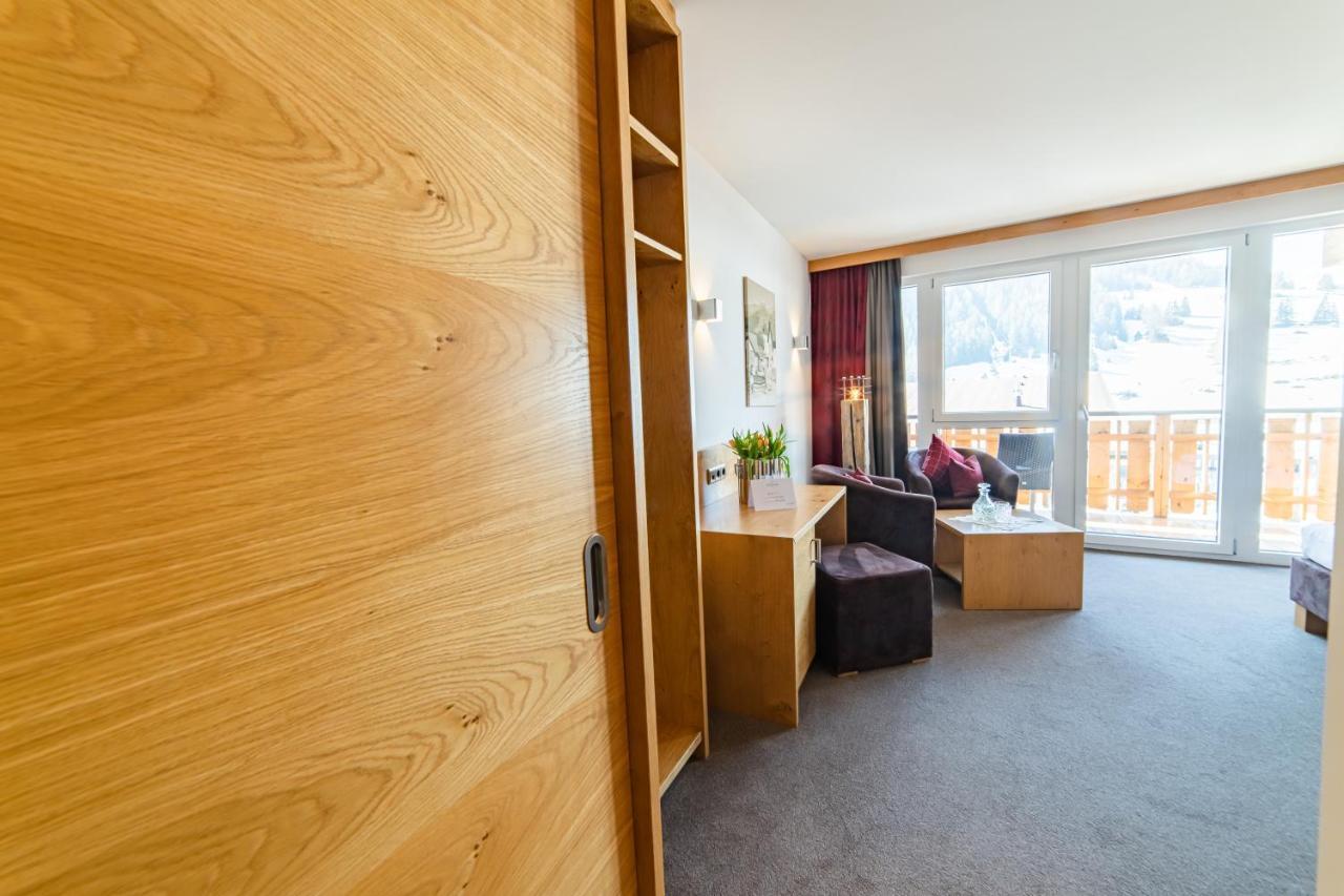 Aparthotel Hochland Gmbh Nauders Zewnętrze zdjęcie