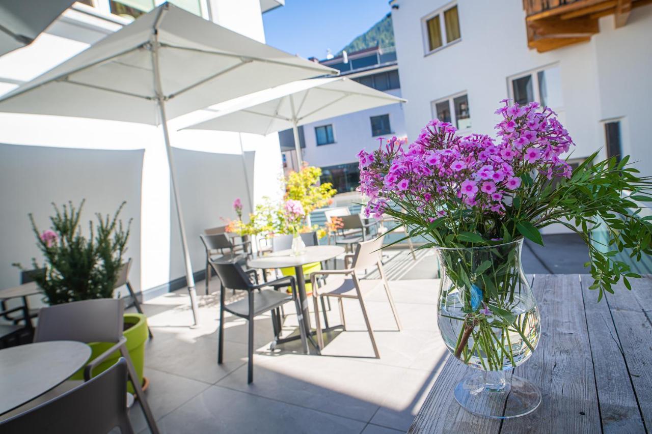 Aparthotel Hochland Gmbh Nauders Zewnętrze zdjęcie